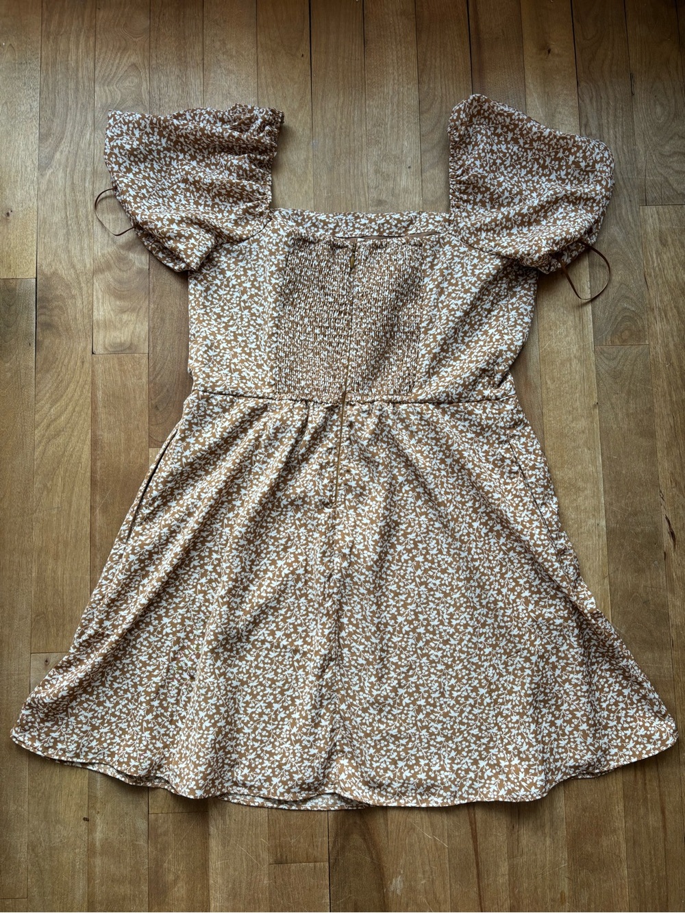 Abercrombie & Fitch Tan Smocked Dress with Subtle Cream Trim - Picture 7 of 7